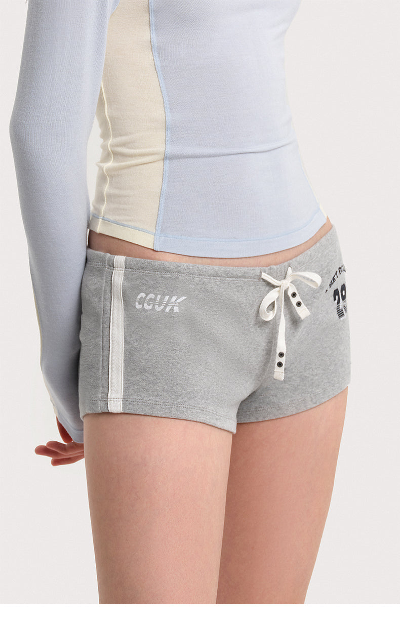 SLIM-FIT COLORBLOCKED VERSATILE TOP & CASUAL SPORTS SHORTS