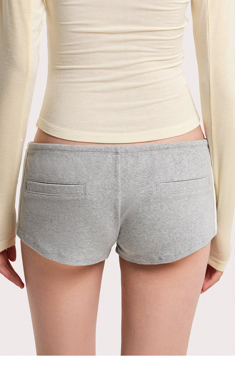 SLIM-FIT COLORBLOCKED VERSATILE TOP & CASUAL SPORTS SHORTS