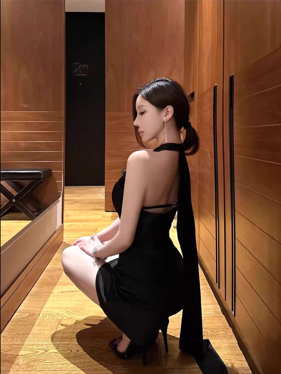 SEXY BACKLESS WAIST-HUGGING HIP DRESS