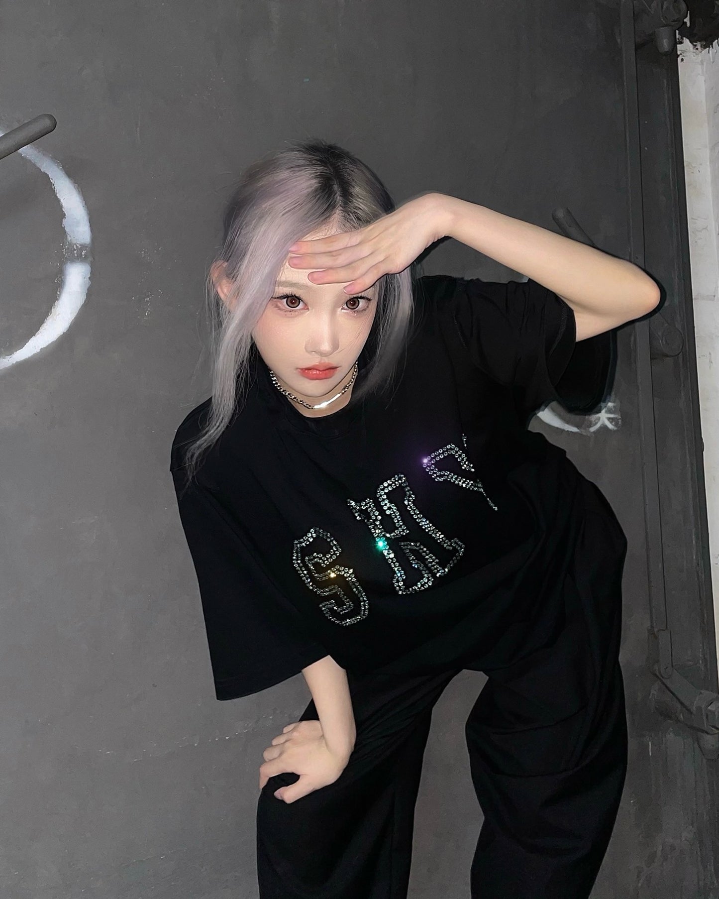 RHINESTONE SHY TEE BLACK/WHITE