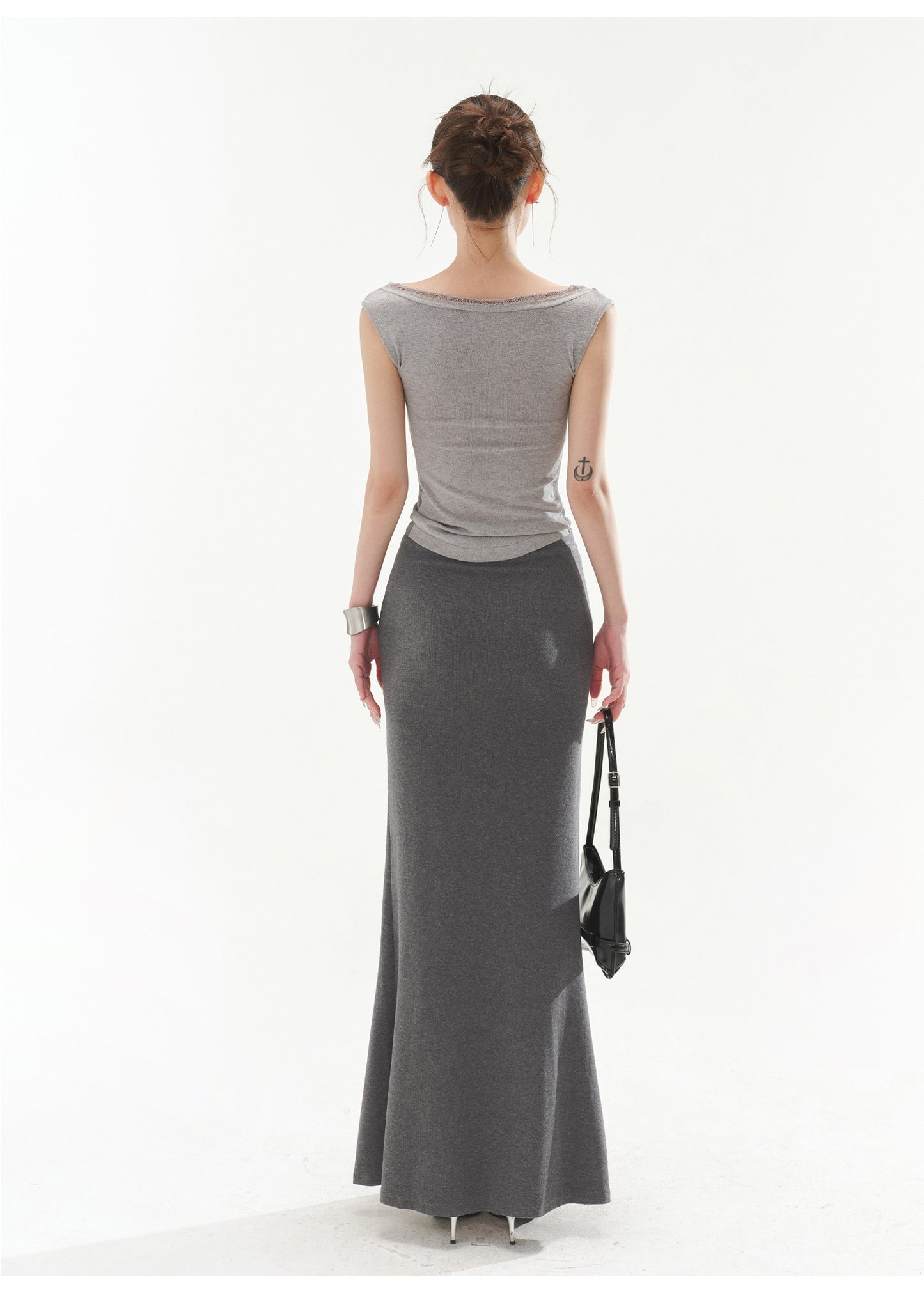 V-NECK SEXY RIBBED KNIT TANK TOP & LOW-RISE KNIT MERMAID BODYCON SKIRT