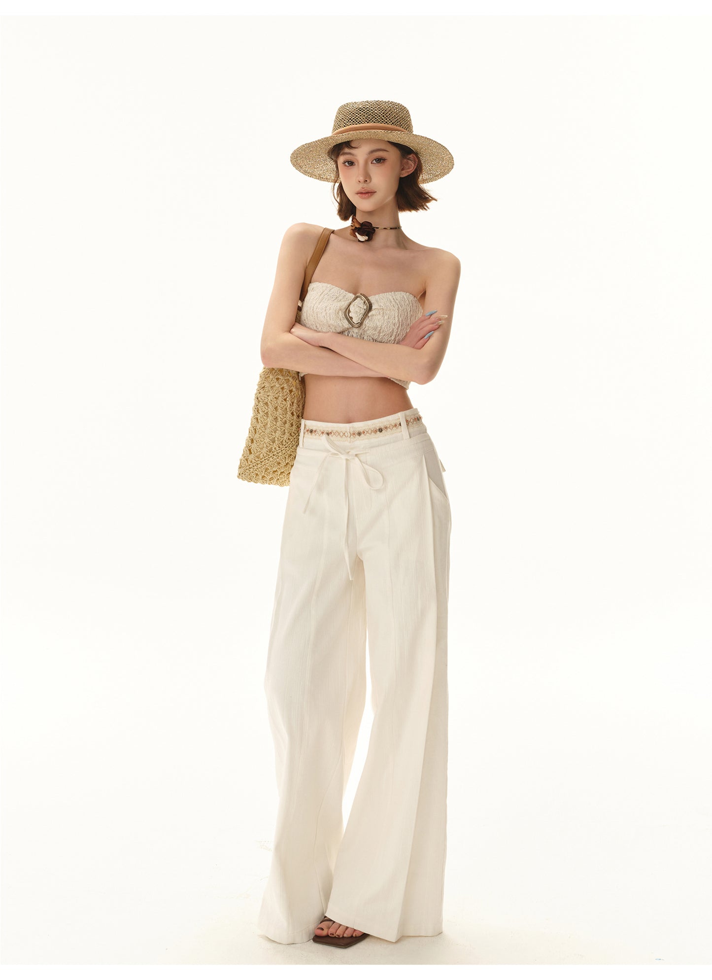 3D TEXTURED KNIT STRAPLESS CROP TOP