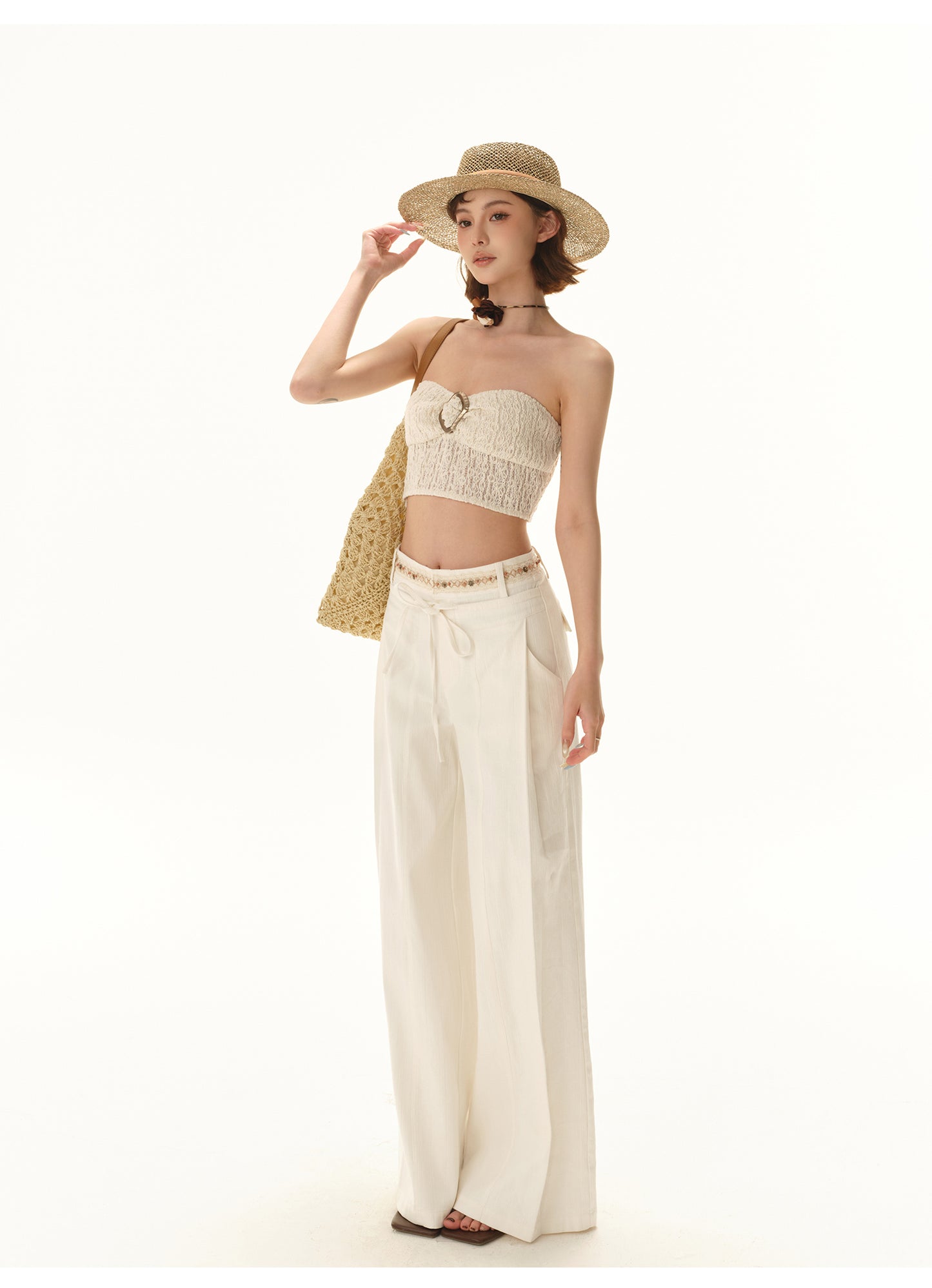 3D TEXTURED KNIT STRAPLESS CROP TOP