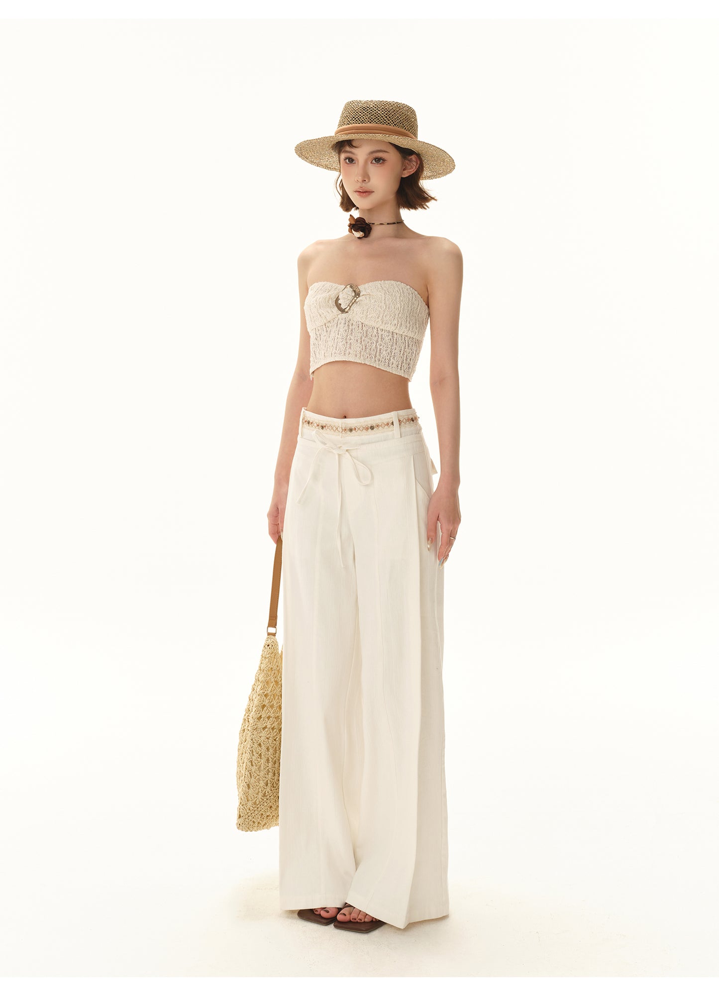 3D TEXTURED KNIT STRAPLESS CROP TOP