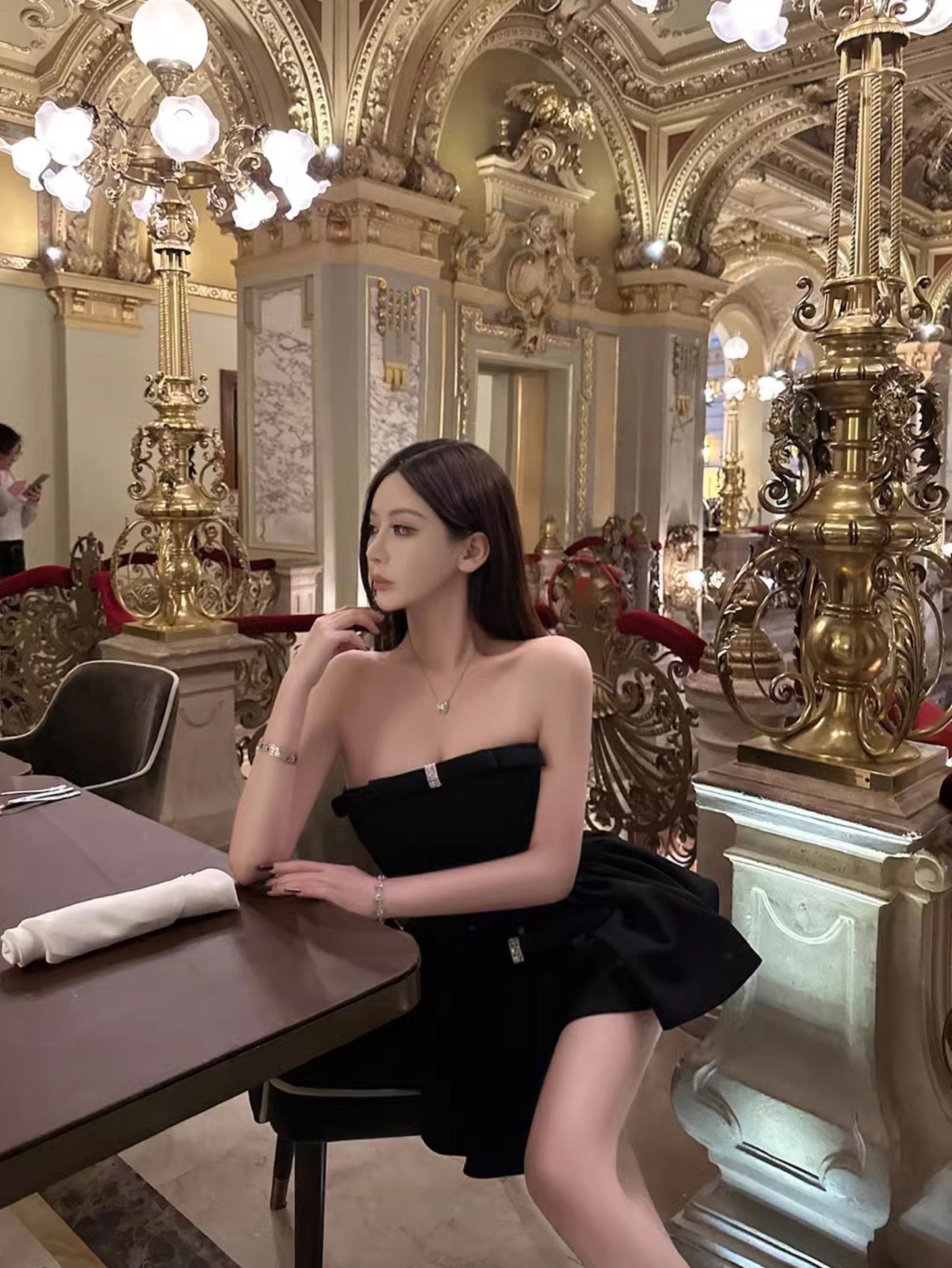 ONE SHOULDER RIBBON STRAPLESS DRESS
