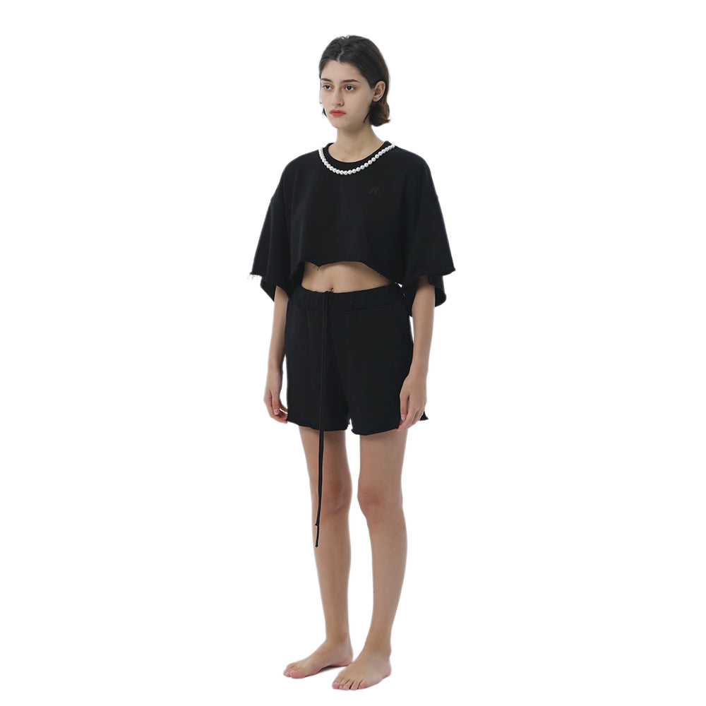 PEARL NECKLACE CROPPED SWEAT SHORTS SET UP