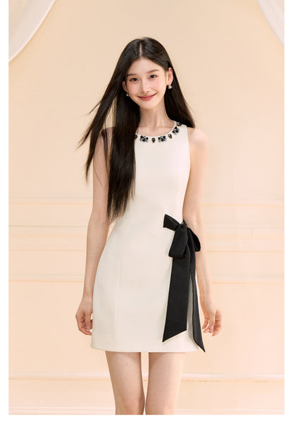CREAMY ELEGANT SLEEVELESS DRESS