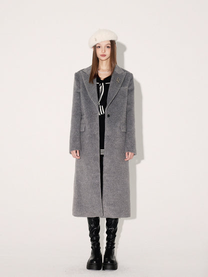 BROAD SHOULDER WOOL COAT