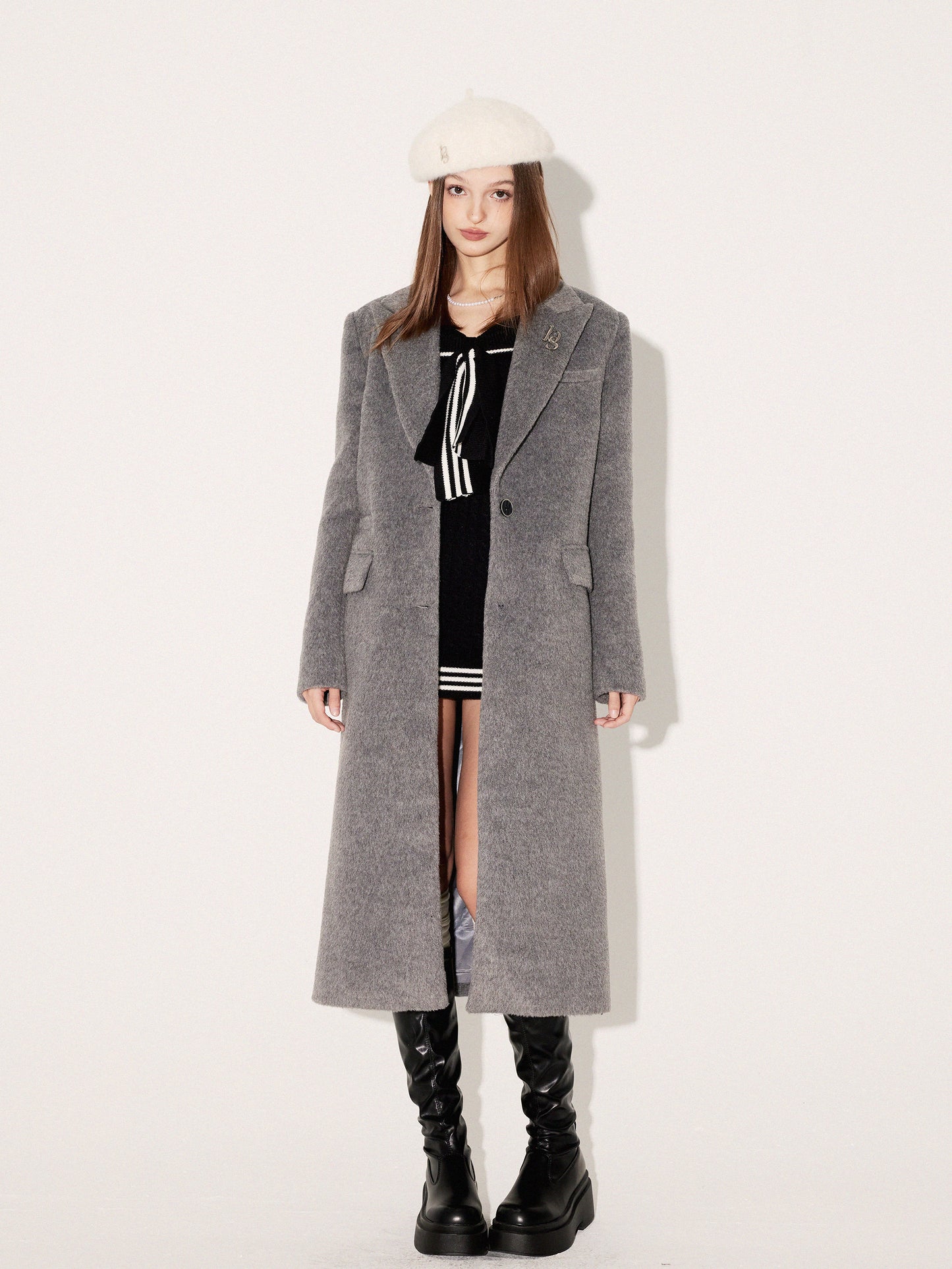 BROAD SHOULDER WOOL COAT