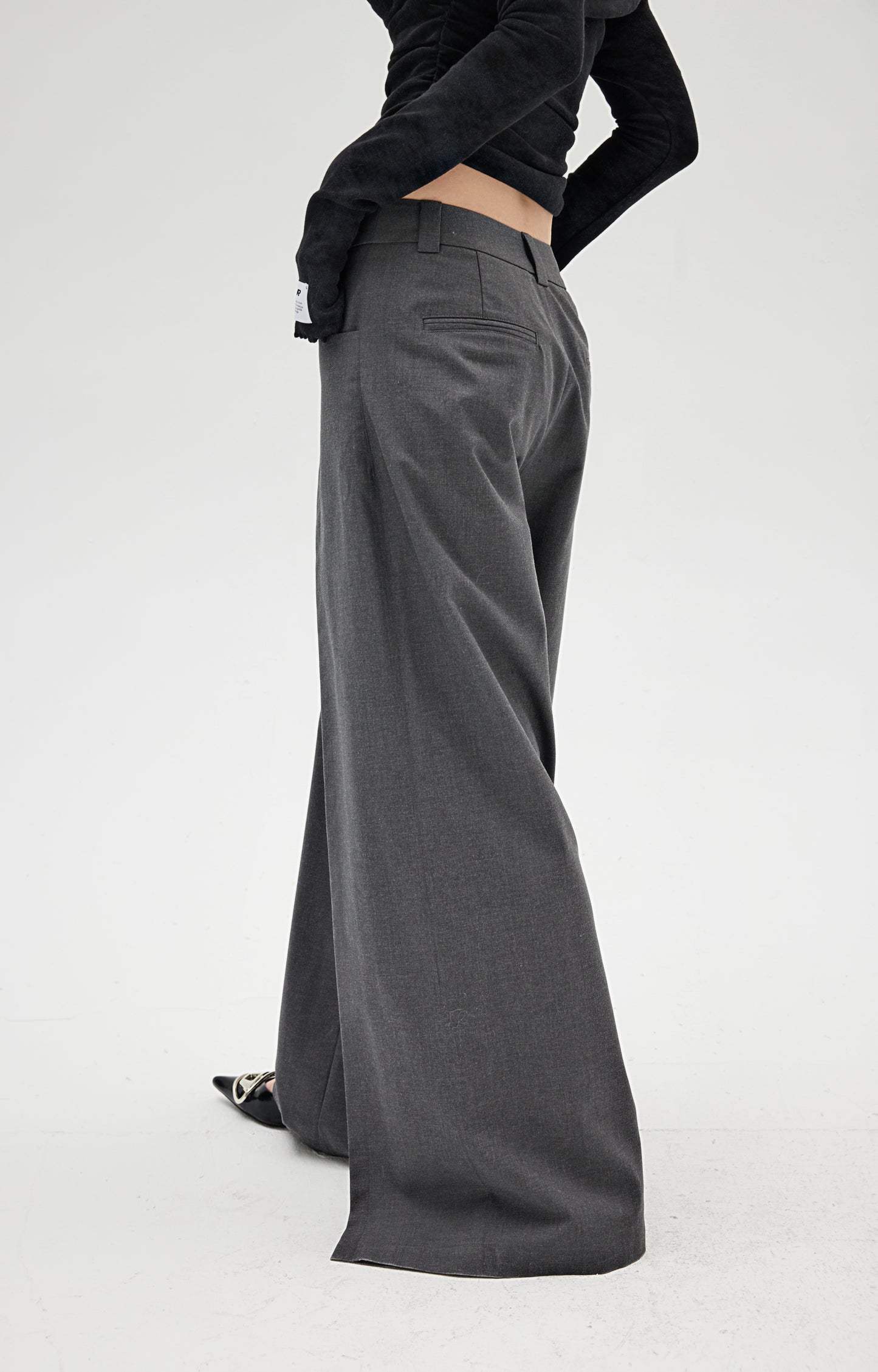 STRUCTURED TROUSERS