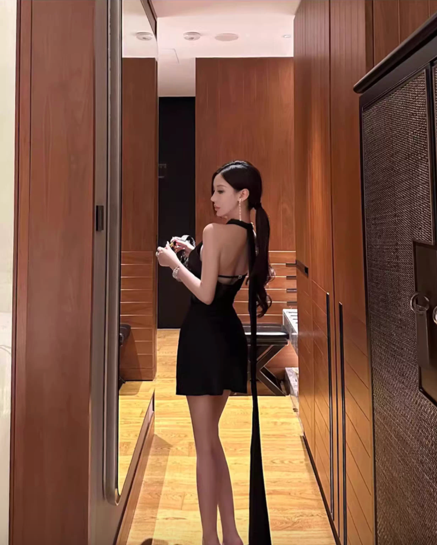 SEXY BACKLESS WAIST-HUGGING HIP DRESS