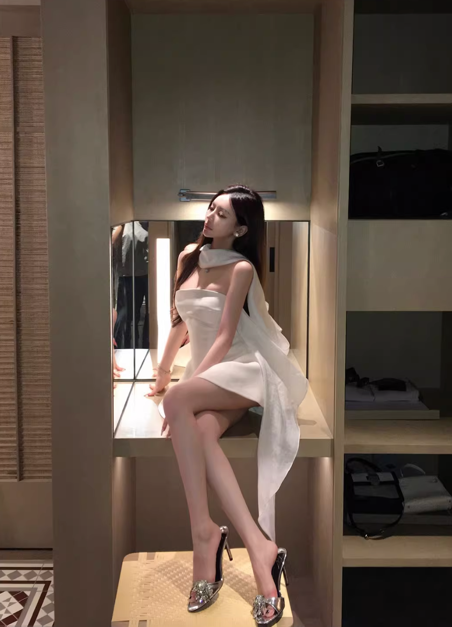 OFF-SHOULDER WHITE RIBBON MINI DRESS