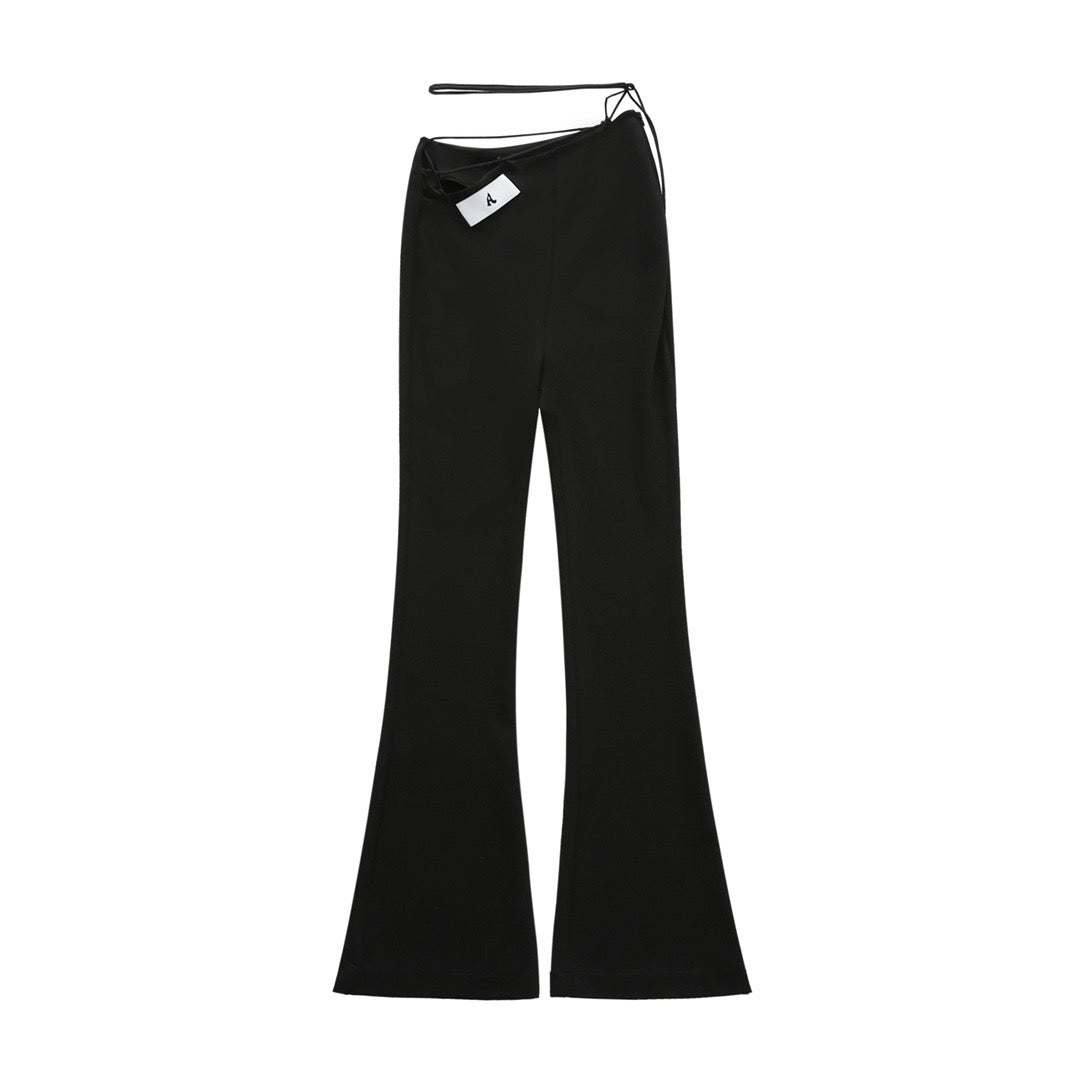 BLACK ELASTICITY FLARE PANTS