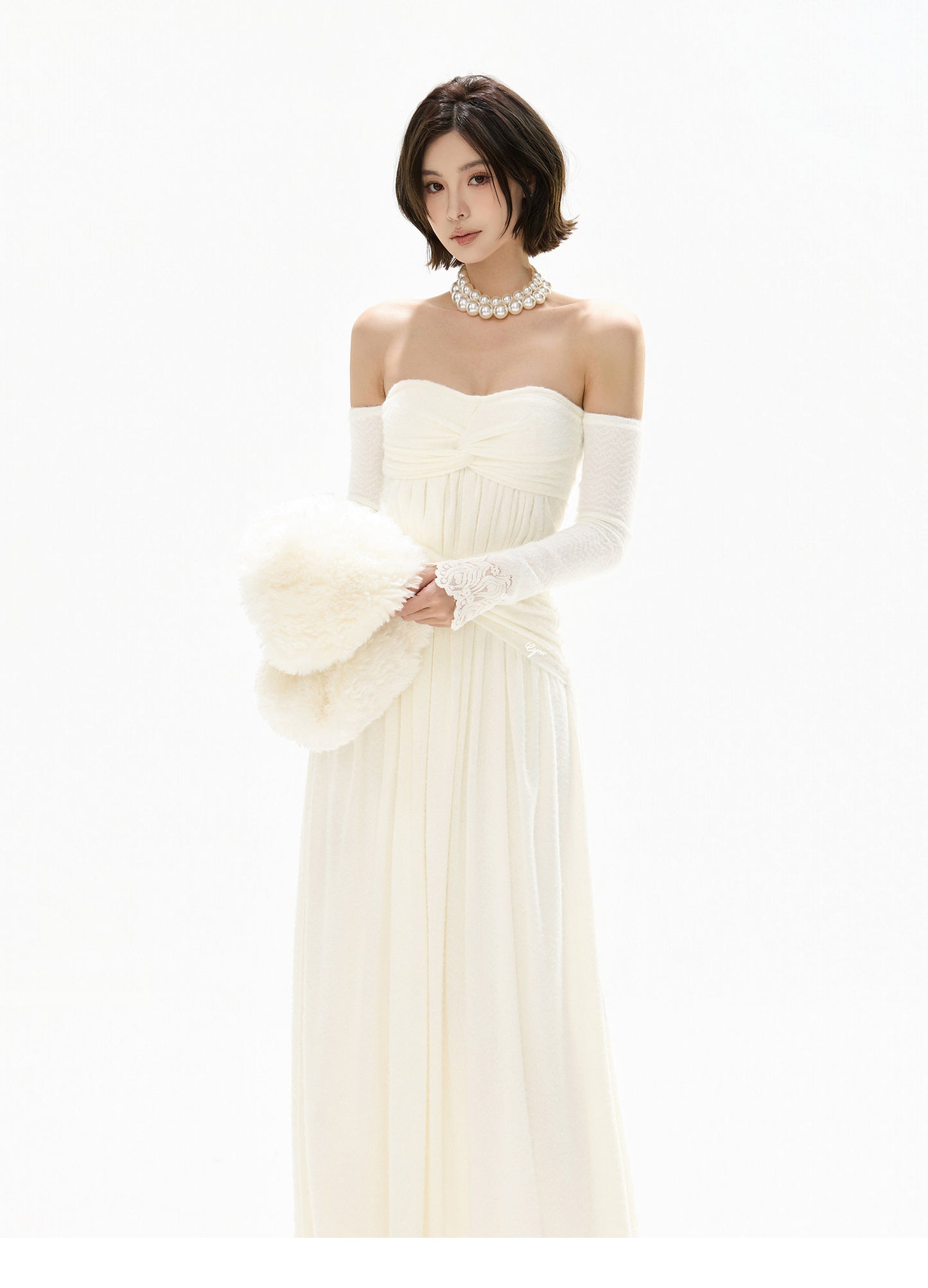 DETACHABLE FUR OFF-SHOULDER GOWN