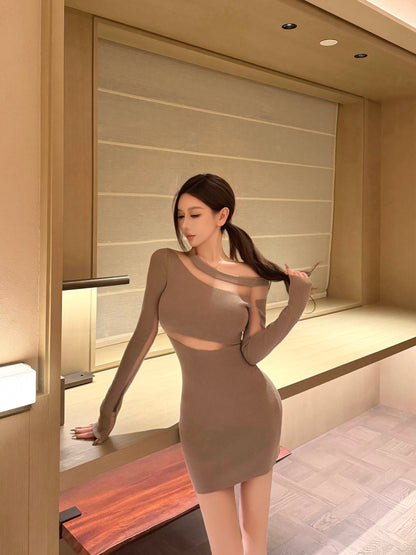 ONE-SHOULDER CUT-OUT KNIT DRESS