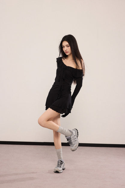 SLIM FIT V-NECK BLACK DRESS