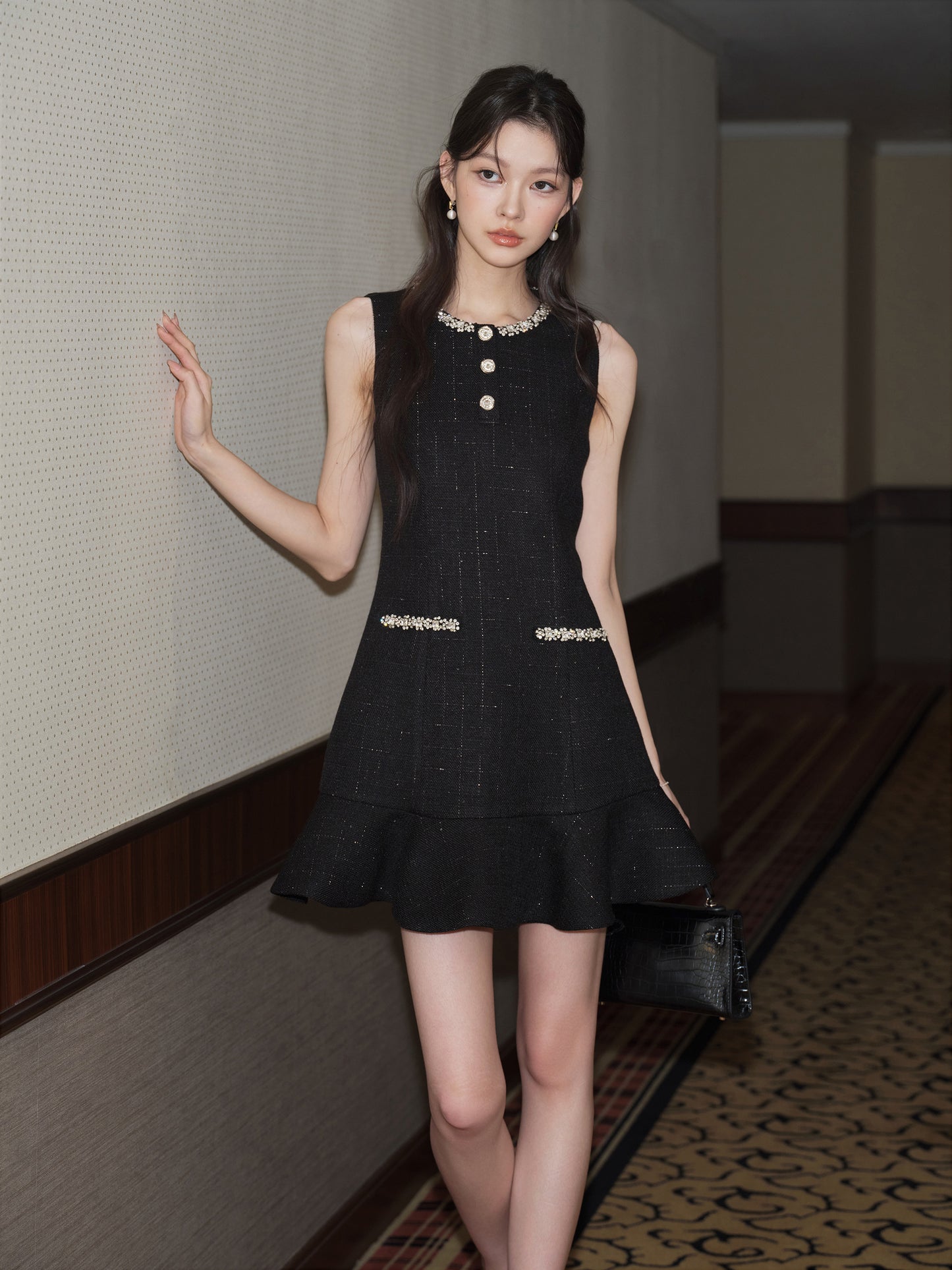 CELEBRITY STYLE BLACK DIAMOND COLLAR DRESS