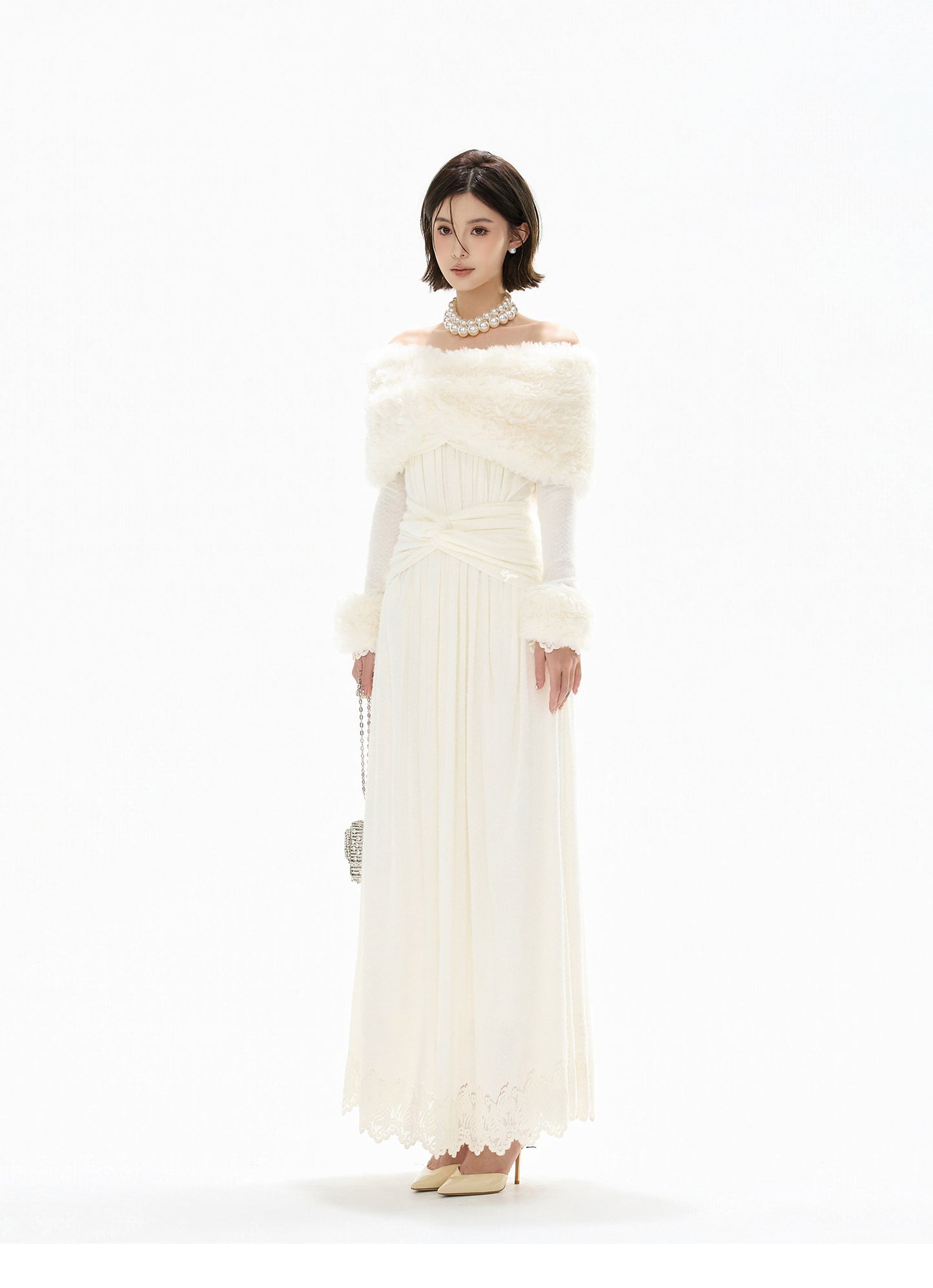 DETACHABLE FUR OFF-SHOULDER GOWN