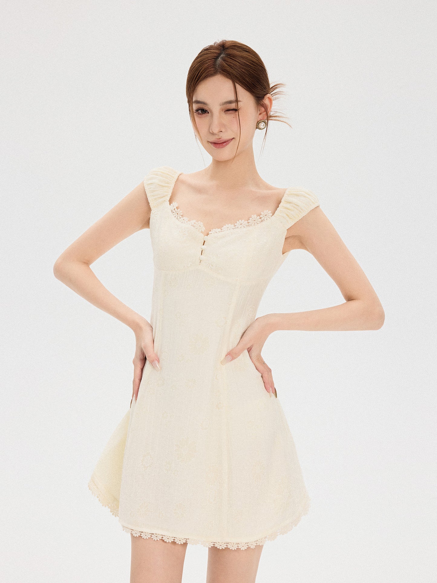 CHUNYU STYLE BEIGE LACE DRESS