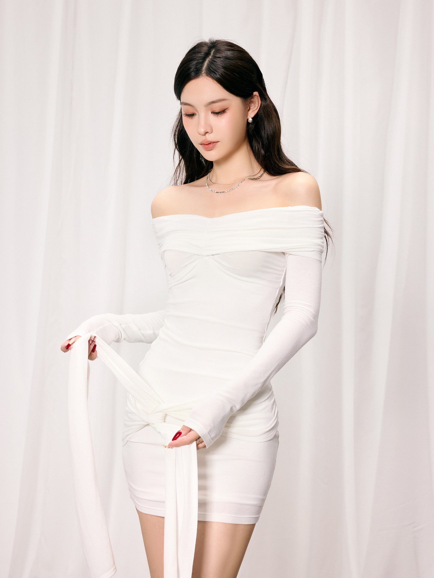 WHITE TIE-STRAP OFF-SHOULDER KNIT ONE-PIECE