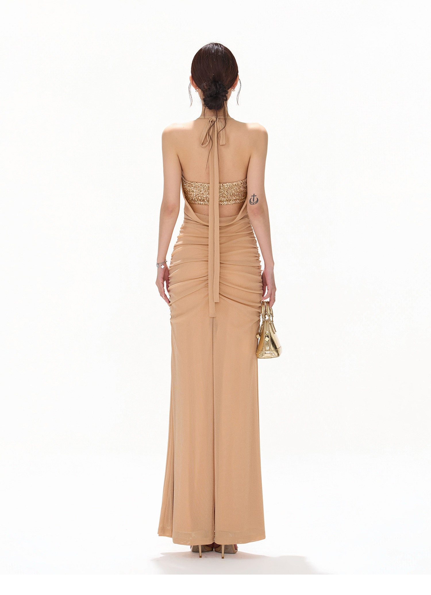日本在庫 】GOLD SEQUIN HALTER DRAPED CHIFFON DRESS – BIBIDO