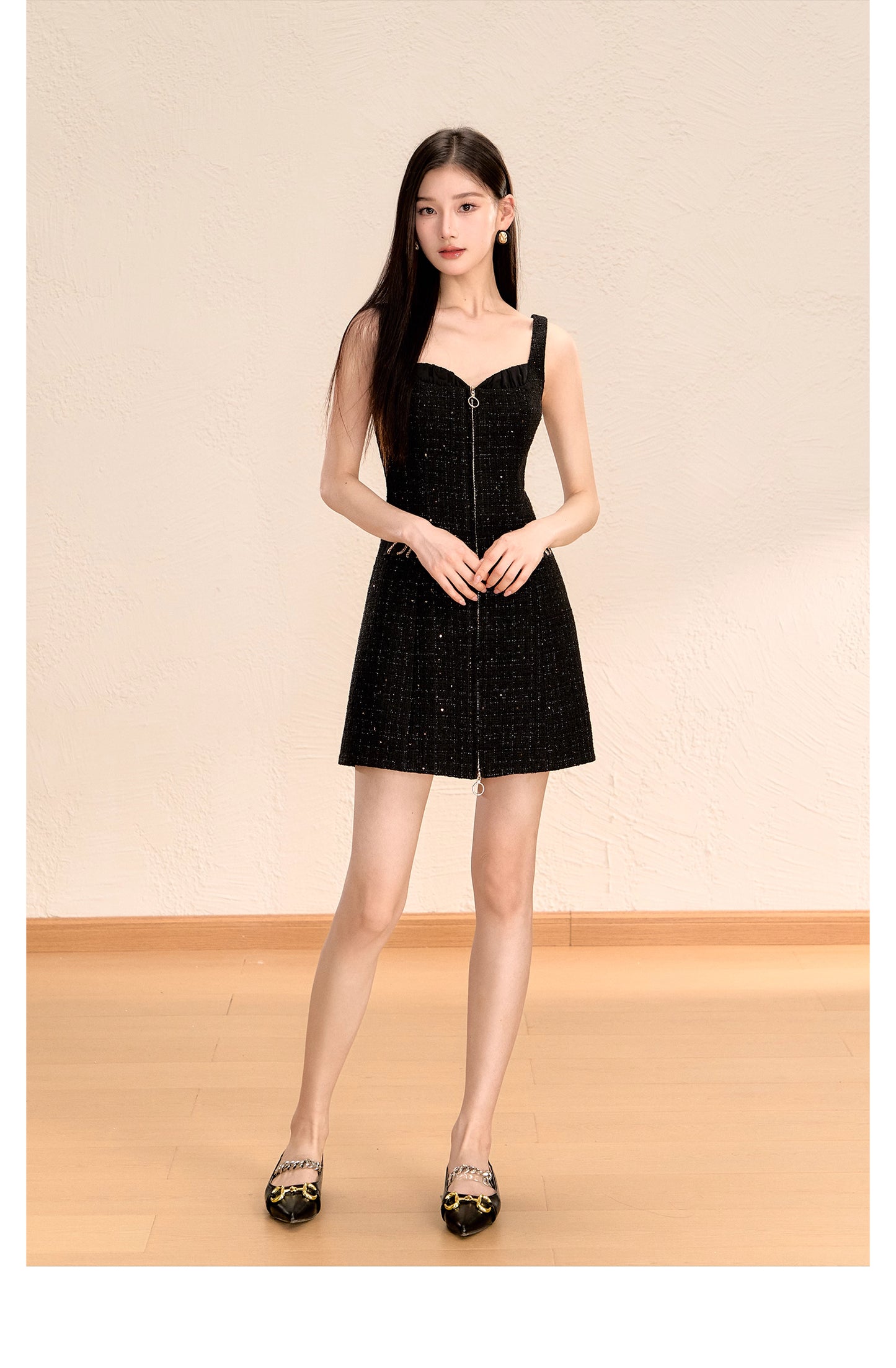 HEART-NECKLINE SLIMMING MLB DRESS
