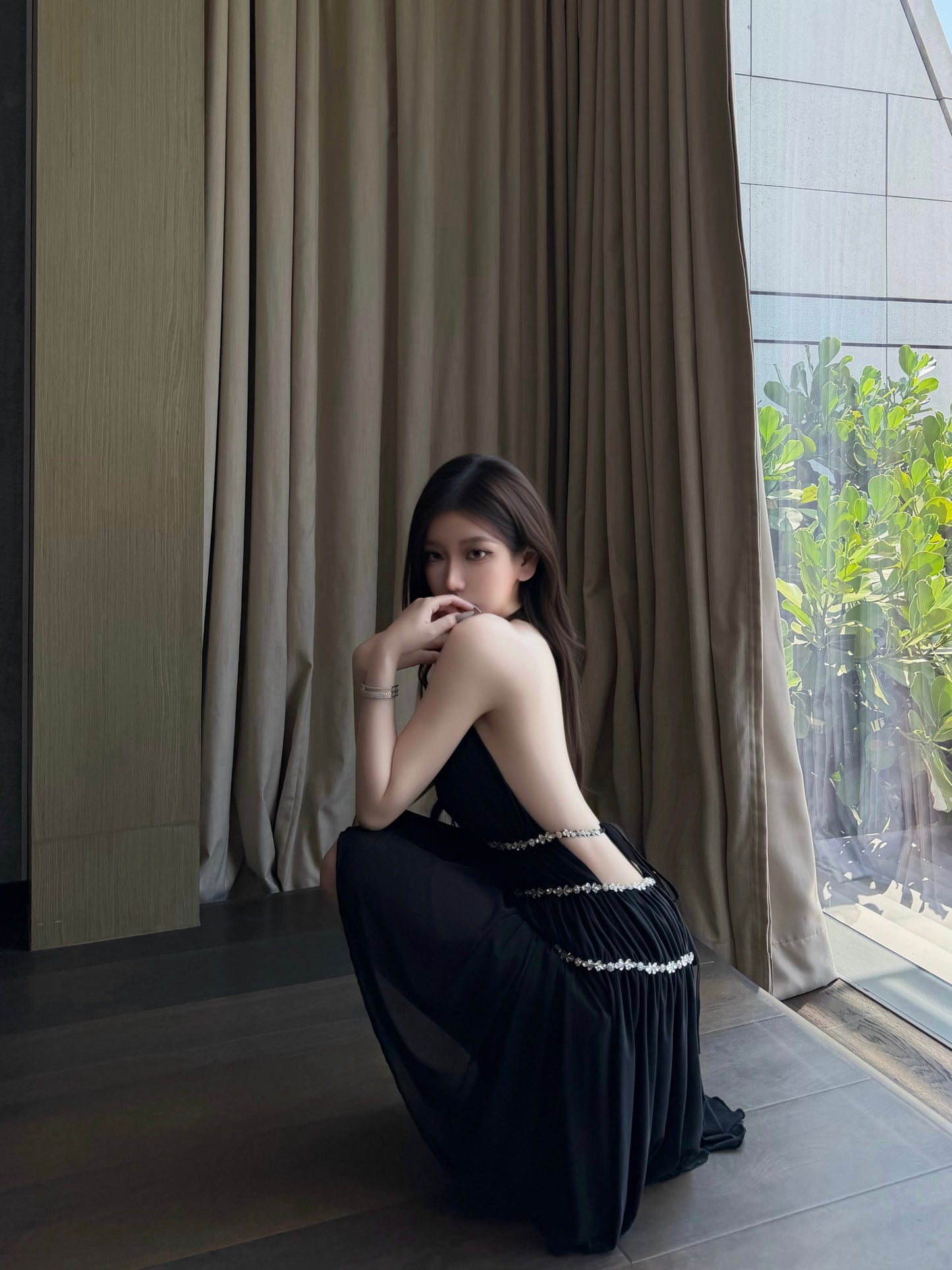 HALTER CHIFFON BACKLESS MINI DRESS