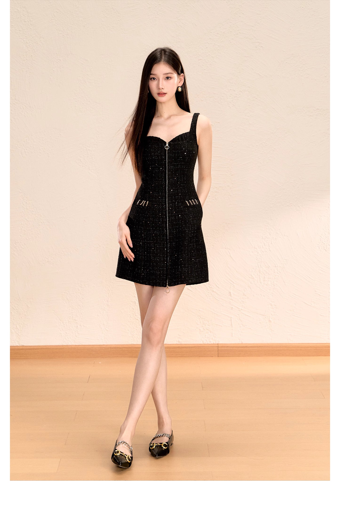 HEART-NECKLINE SLIMMING MLB DRESS