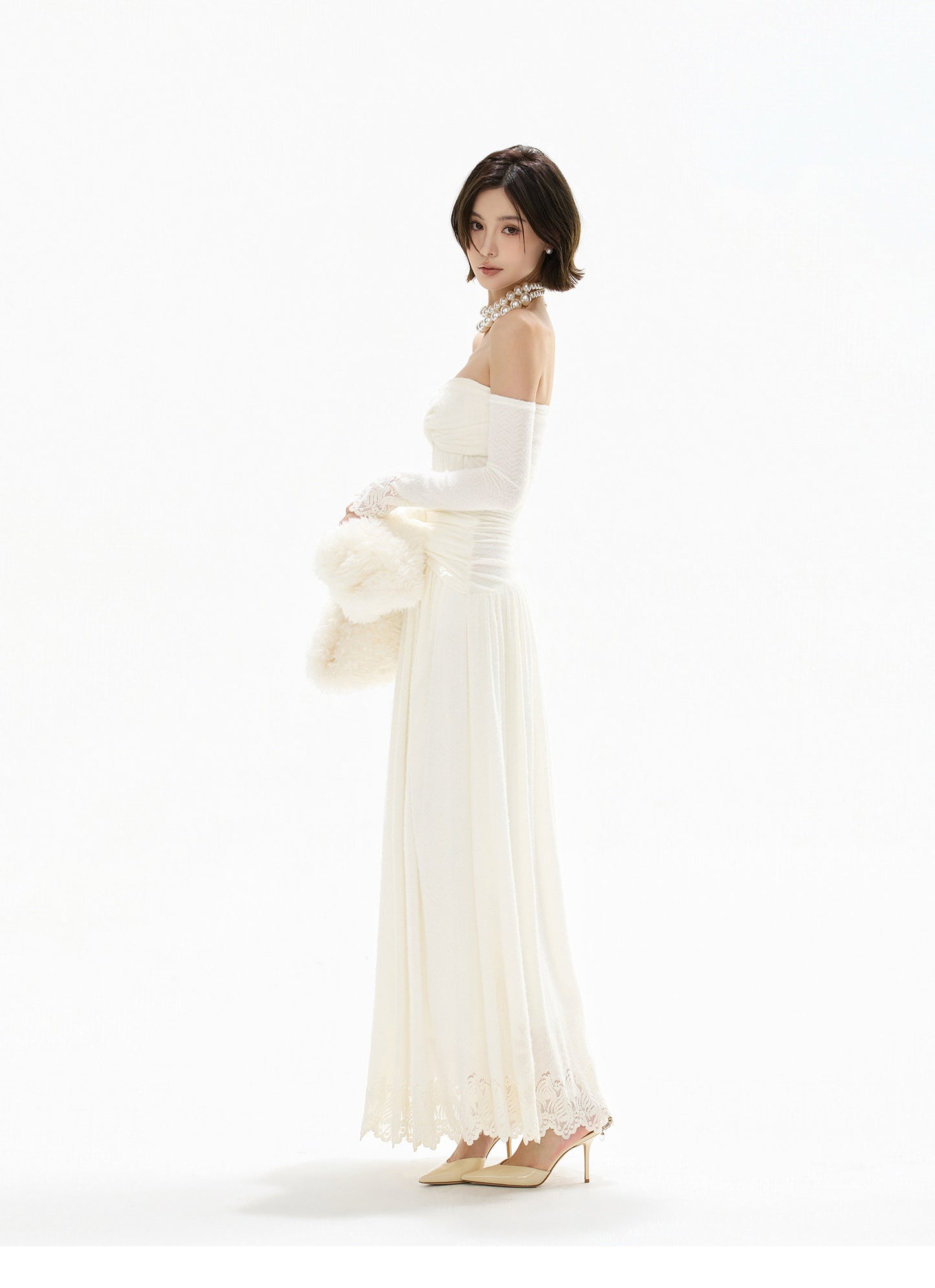 DETACHABLE FUR OFF-SHOULDER GOWN