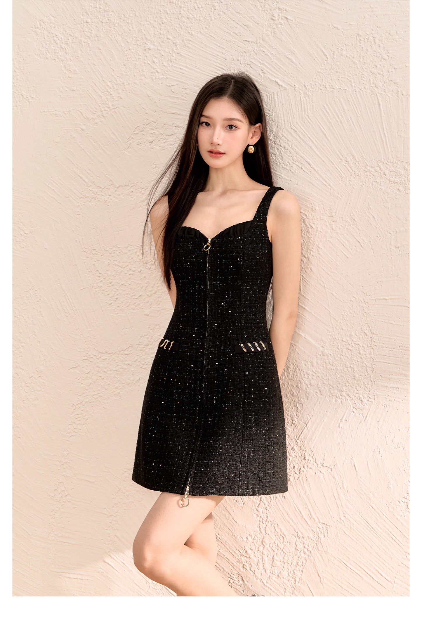 HEART-NECKLINE SLIMMING MLB DRESS