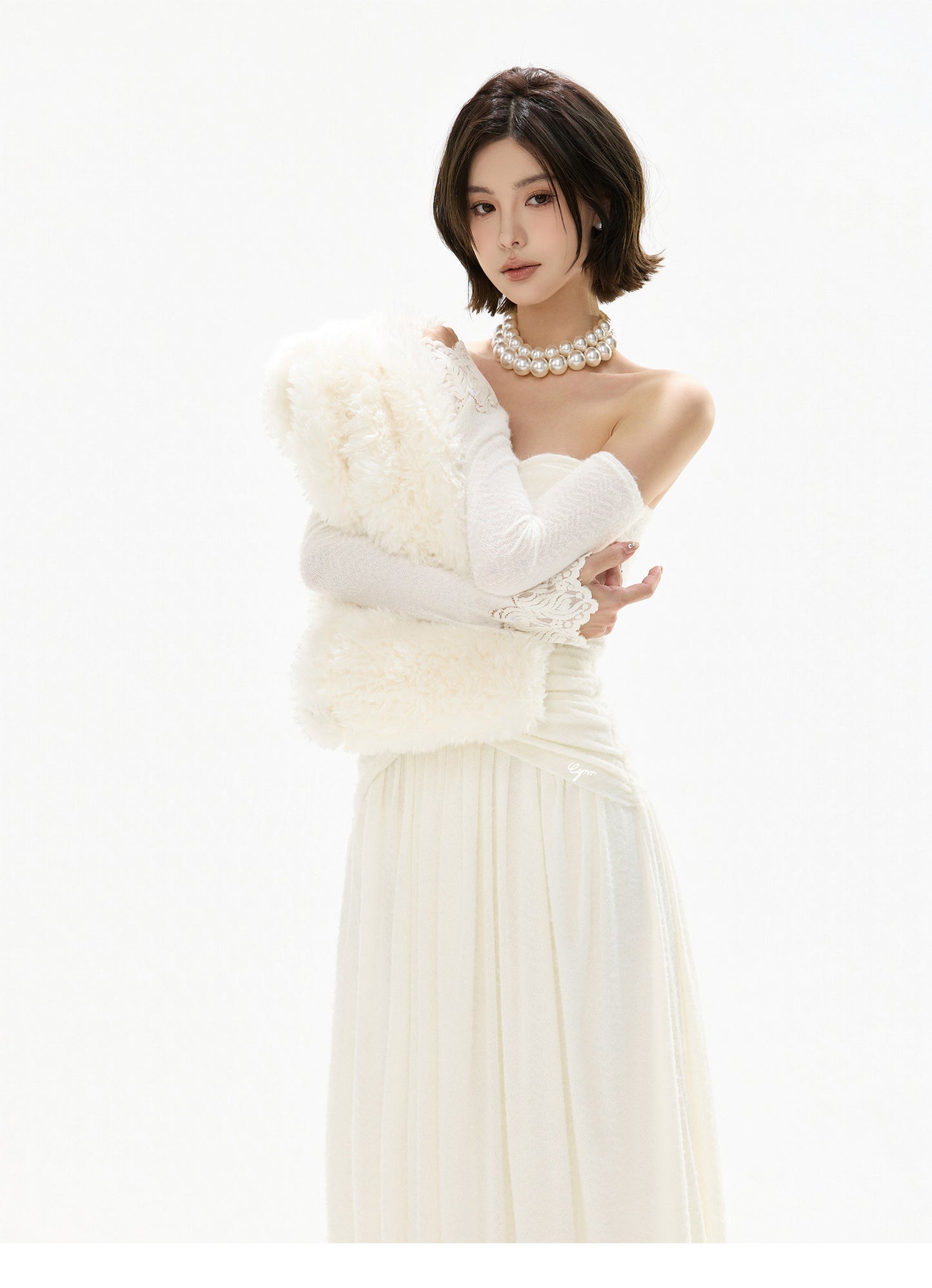 DETACHABLE FUR OFF-SHOULDER GOWN