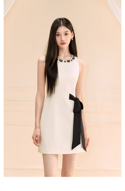 CREAMY ELEGANT SLEEVELESS DRESS