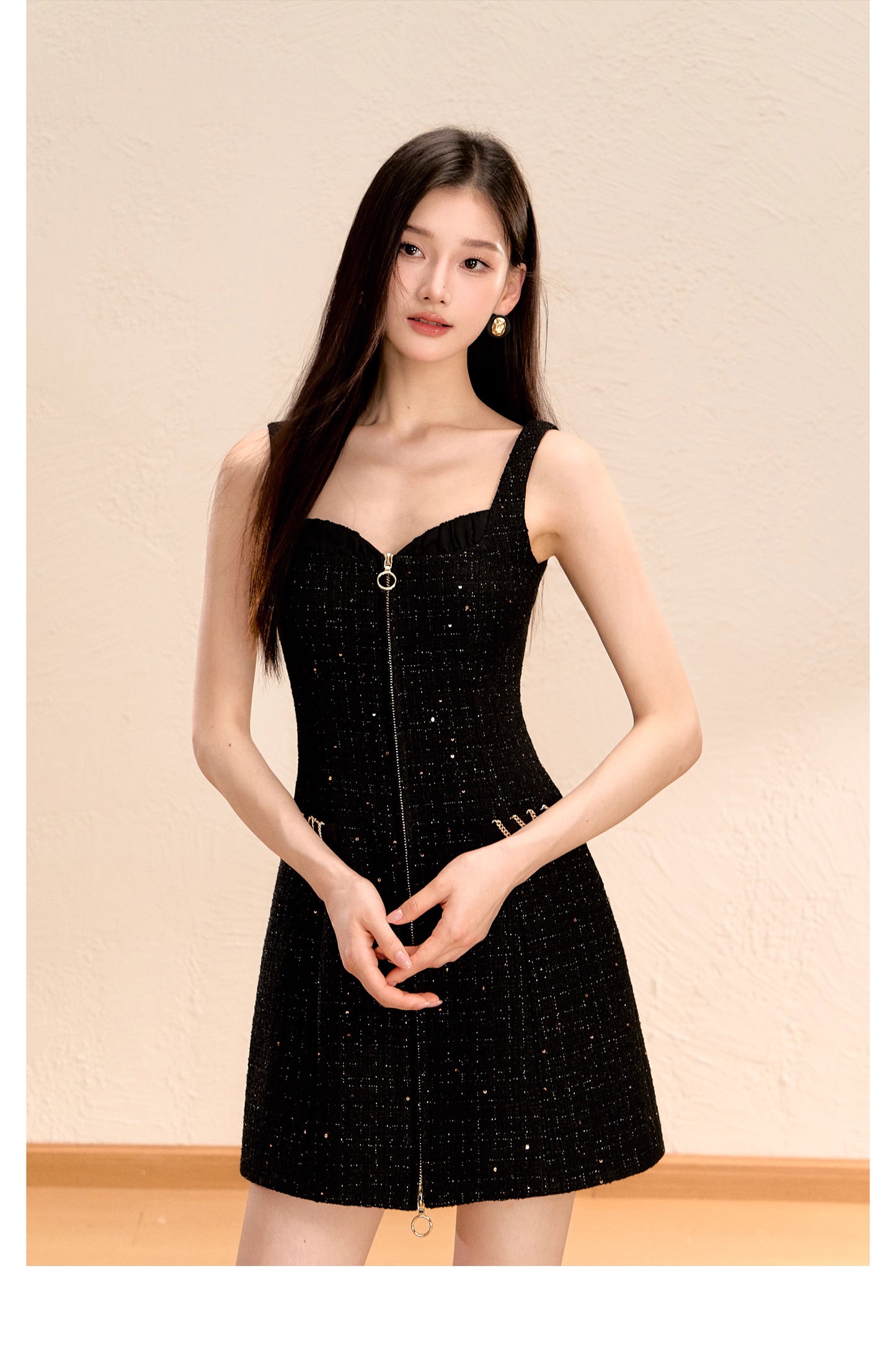 HEART-NECKLINE SLIMMING MLB DRESS