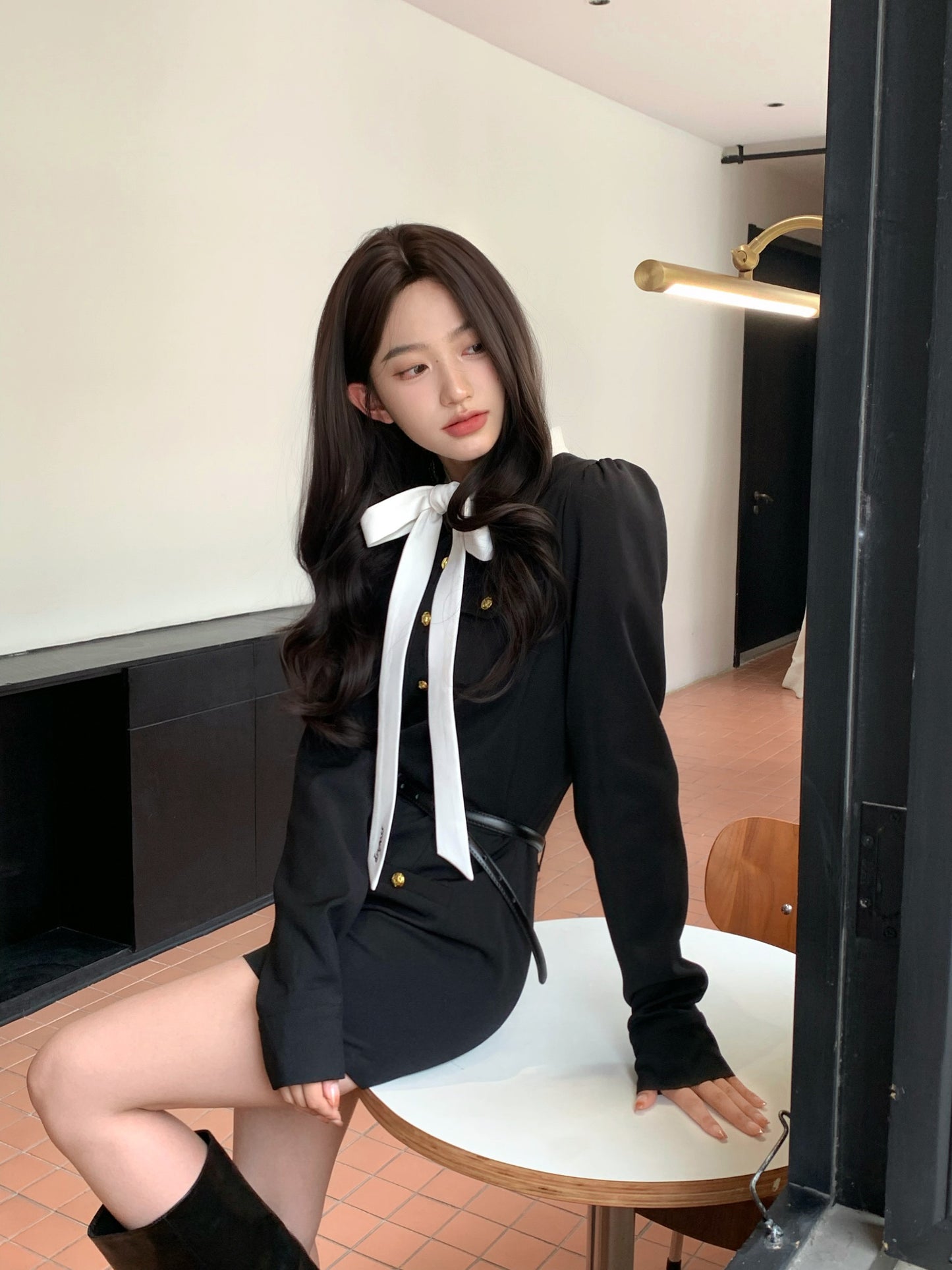 CELEBRITY STYLE LONG-SLEEVED BOW DRESS