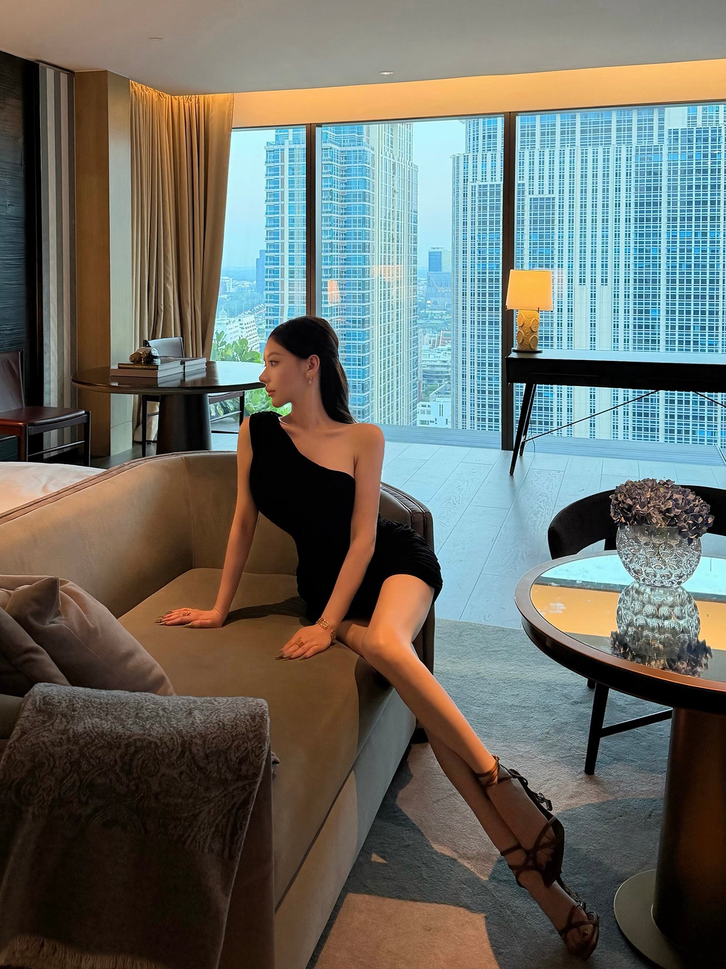 ONE SHOULDER MESH MINI DRESS