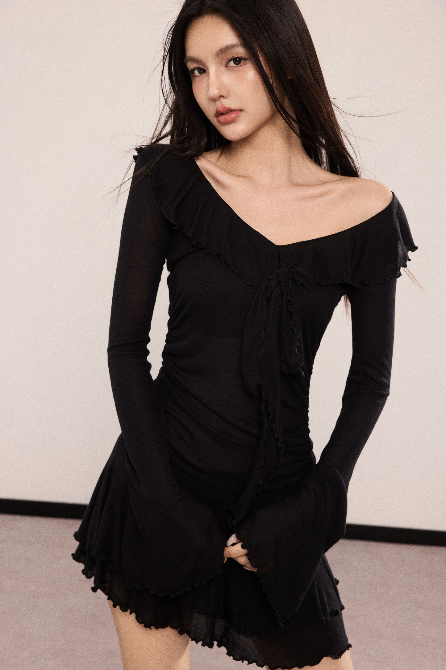 SLIM FIT V-NECK BLACK DRESS