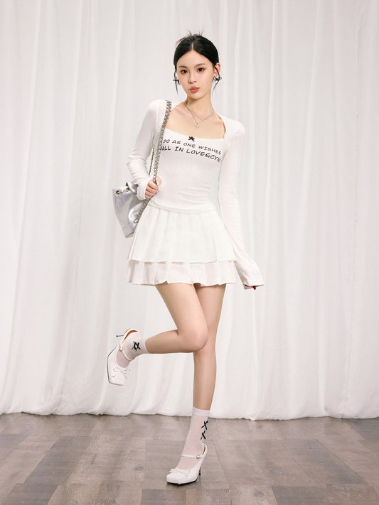 SLOGAN LACE MOON CUT NECK PLEATED SKIRT