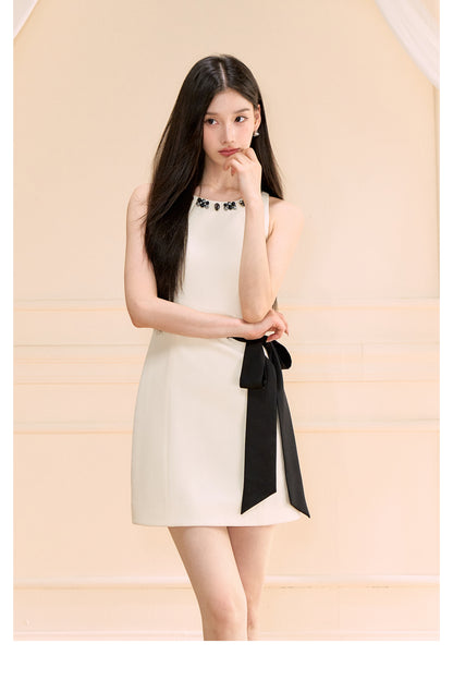 CREAMY ELEGANT SLEEVELESS DRESS
