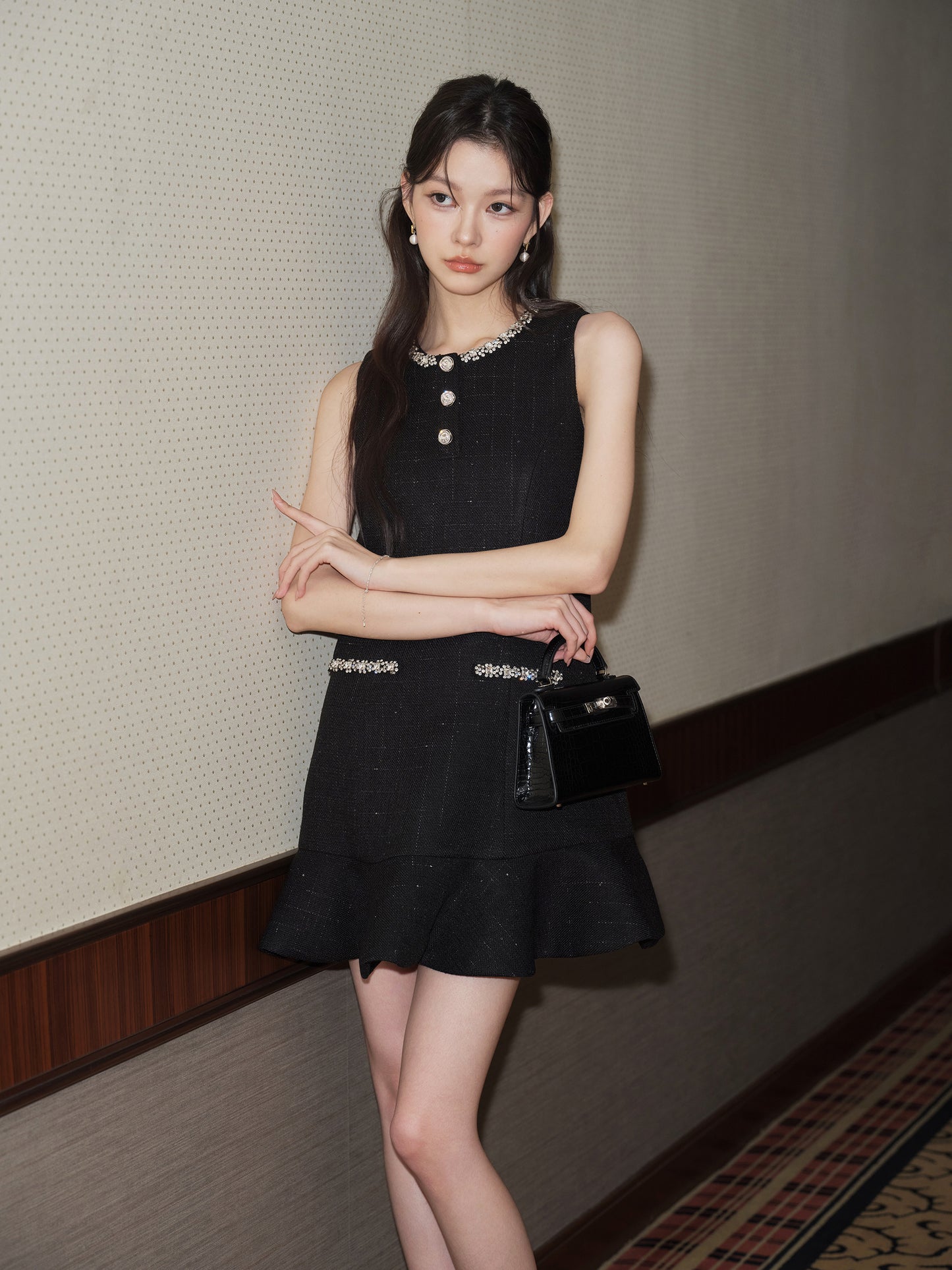 CELEBRITY STYLE BLACK DIAMOND COLLAR DRESS