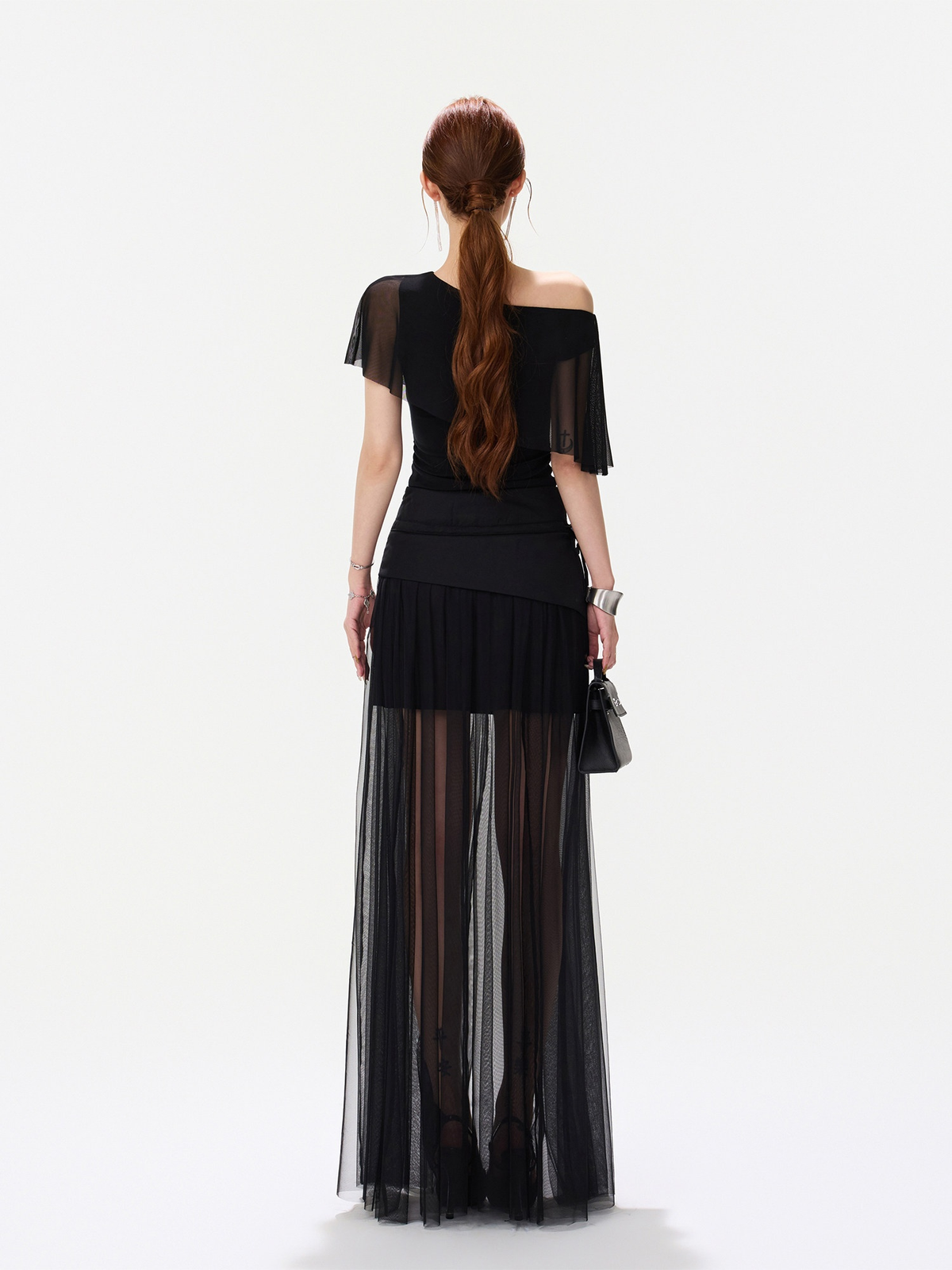 BLACK ASYMMETRIC MESH TOP AND SHEER MAXI SKIRT ブラック 着用イメージ 11