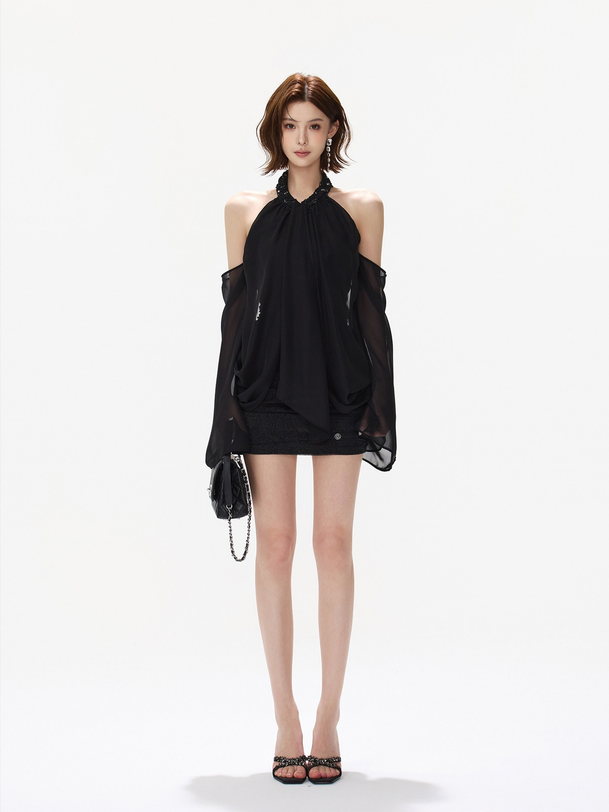 BLACK BEADED HALTER FLARE SLEEVE MINI DRESS ブラック 着用イメージ 9